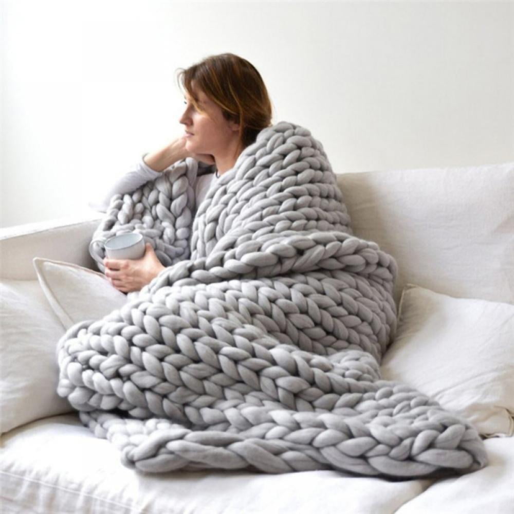 ALURA™  -  KNITTED COMFORT BLANKET